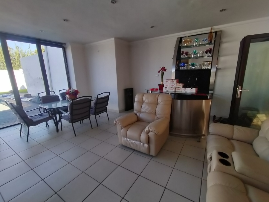 7 Bedroom Property for Sale in Ninapark Gauteng