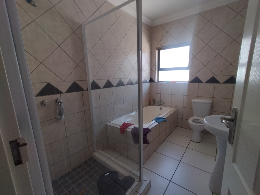 7 Bedroom Property for Sale in Ninapark Gauteng