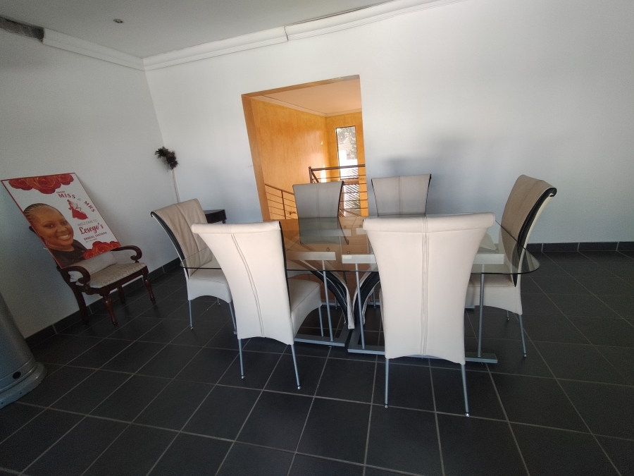 7 Bedroom Property for Sale in Ninapark Gauteng