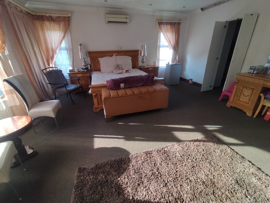 7 Bedroom Property for Sale in Ninapark Gauteng