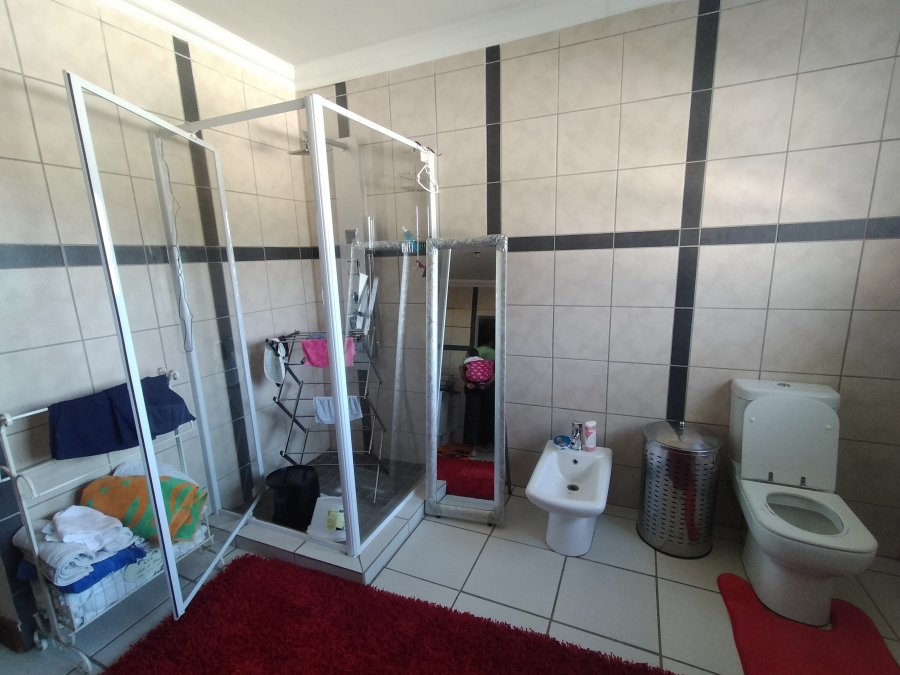 7 Bedroom Property for Sale in Ninapark Gauteng