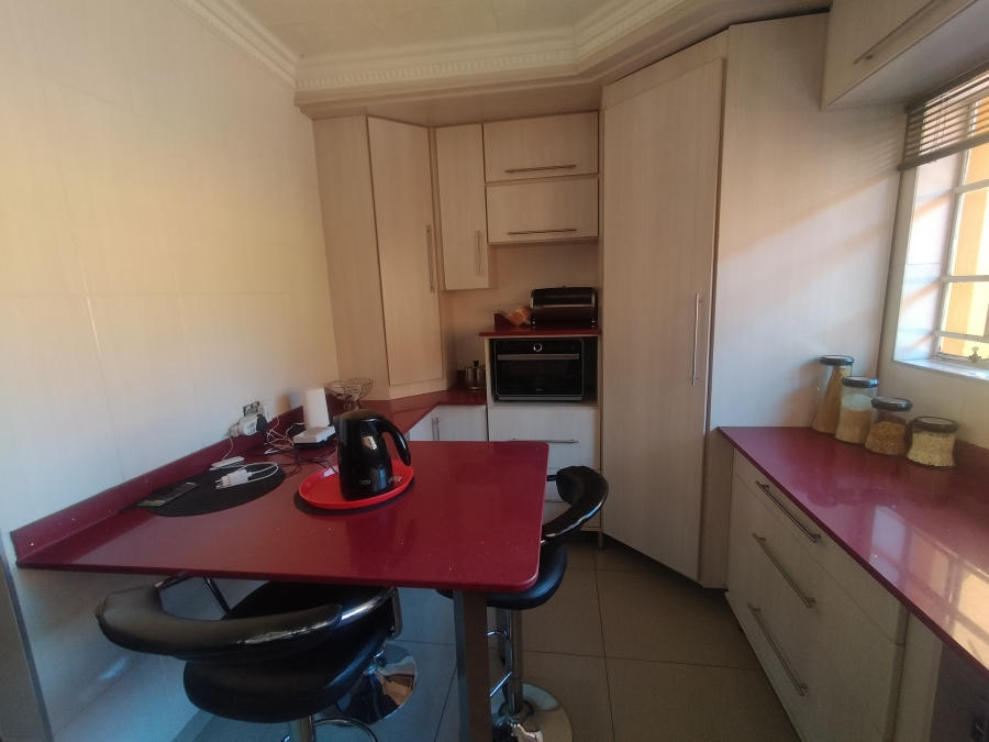 5 Bedroom Property for Sale in Amandasig Gauteng