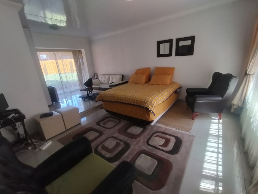 5 Bedroom Property for Sale in Amandasig Gauteng