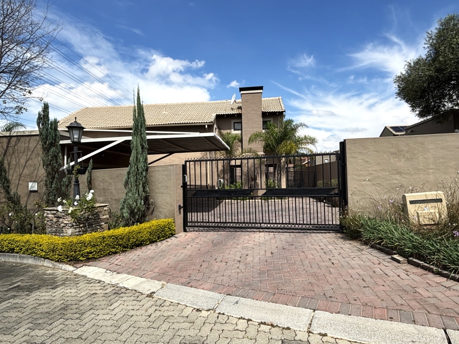 4 Bedroom Property for Sale in North Riding AH Gauteng