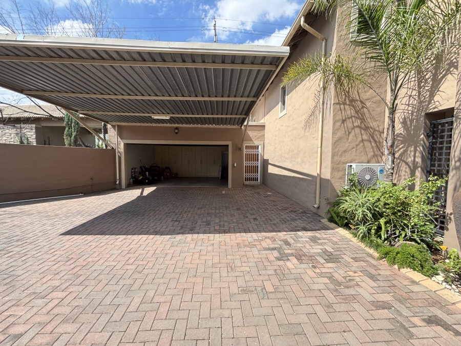 4 Bedroom Property for Sale in North Riding AH Gauteng