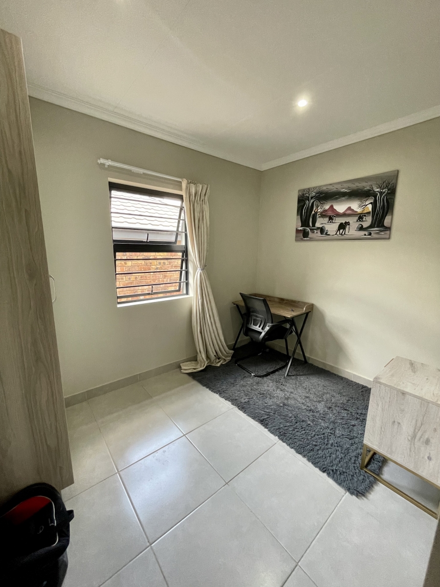 To Let 3 Bedroom Property for Rent in Lion Pride Gauteng
