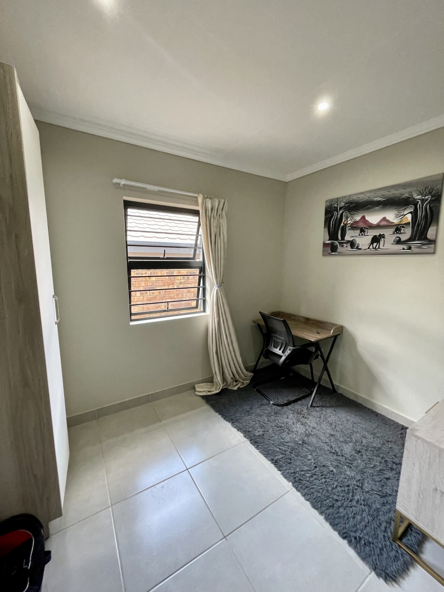 To Let 3 Bedroom Property for Rent in Lion Pride Gauteng