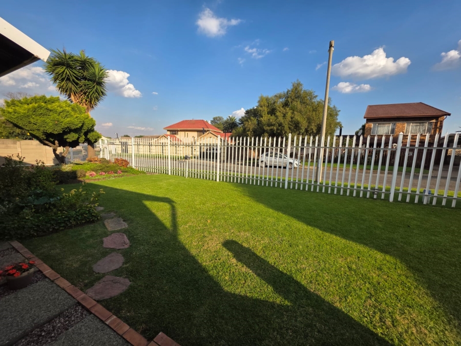 To Let 3 Bedroom Property for Rent in Jansenpark Gauteng
