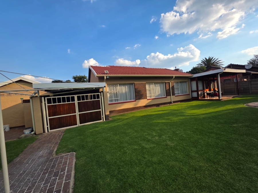To Let 3 Bedroom Property for Rent in Jansenpark Gauteng