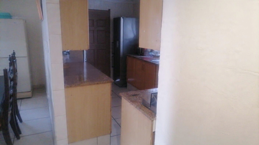 2 Bedroom Property for Sale in Lotus Gardens Gauteng