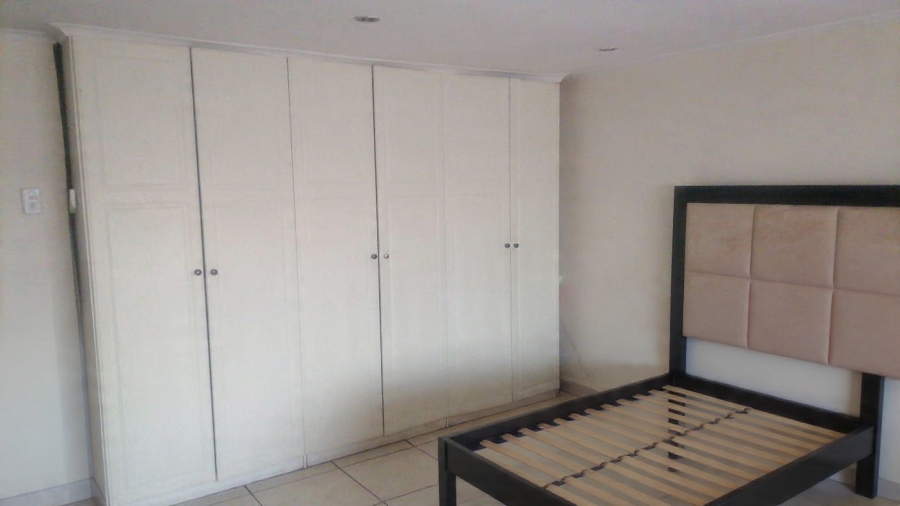2 Bedroom Property for Sale in Lotus Gardens Gauteng