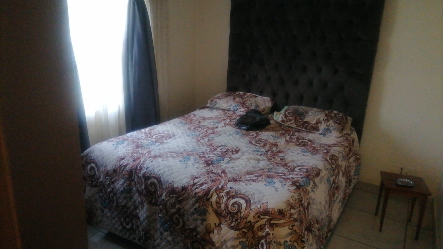 2 Bedroom Property for Sale in Lotus Gardens Gauteng