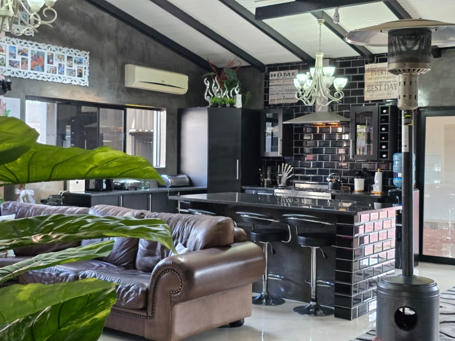 5 Bedroom Property for Sale in Raceview Gauteng