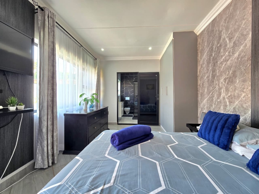 5 Bedroom Property for Sale in Raceview Gauteng