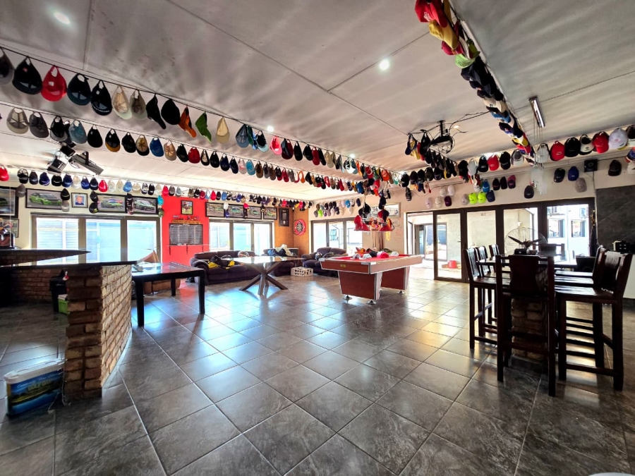 5 Bedroom Property for Sale in Raceview Gauteng