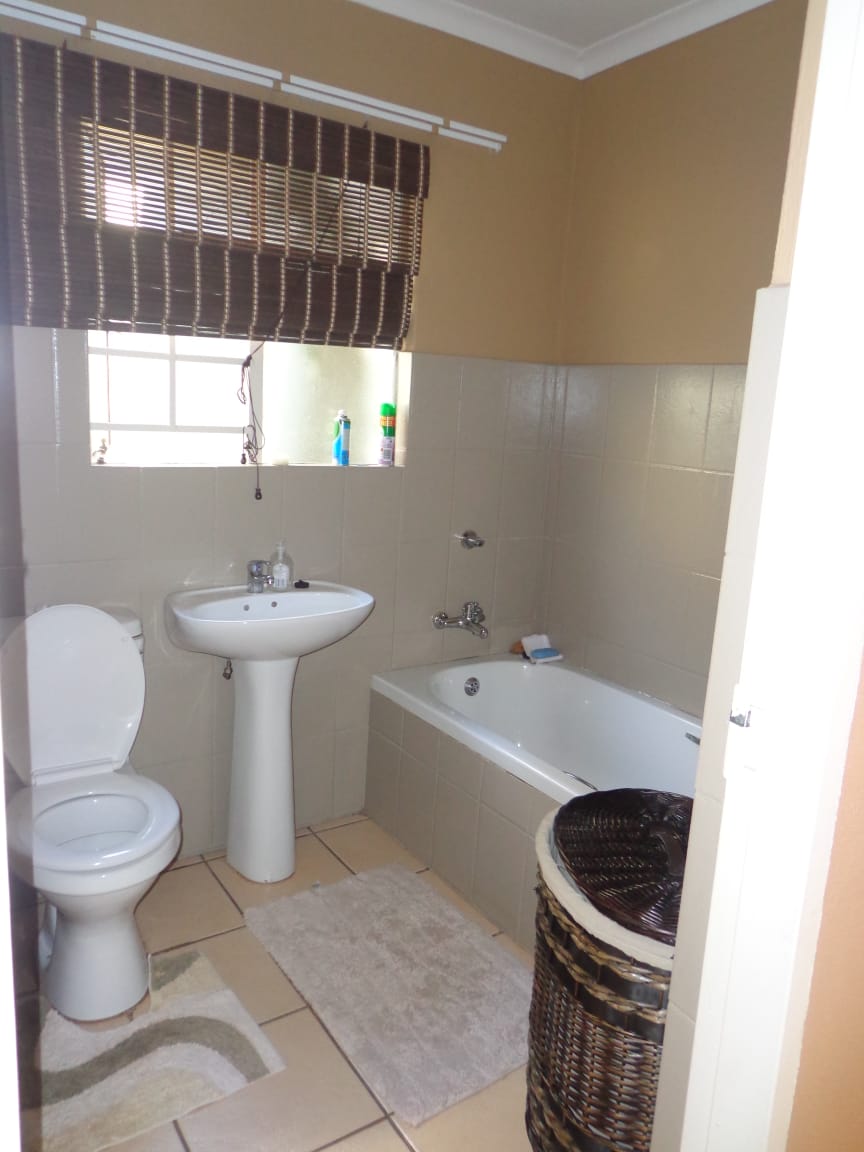 4 Bedroom Property for Sale in The Orchards Gauteng