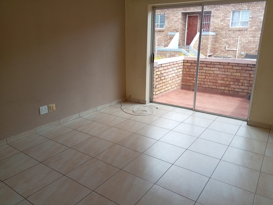 To Let 2 Bedroom Property for Rent in Liefde en Vrede Gauteng