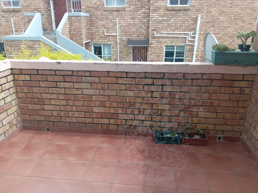 To Let 2 Bedroom Property for Rent in Liefde en Vrede Gauteng