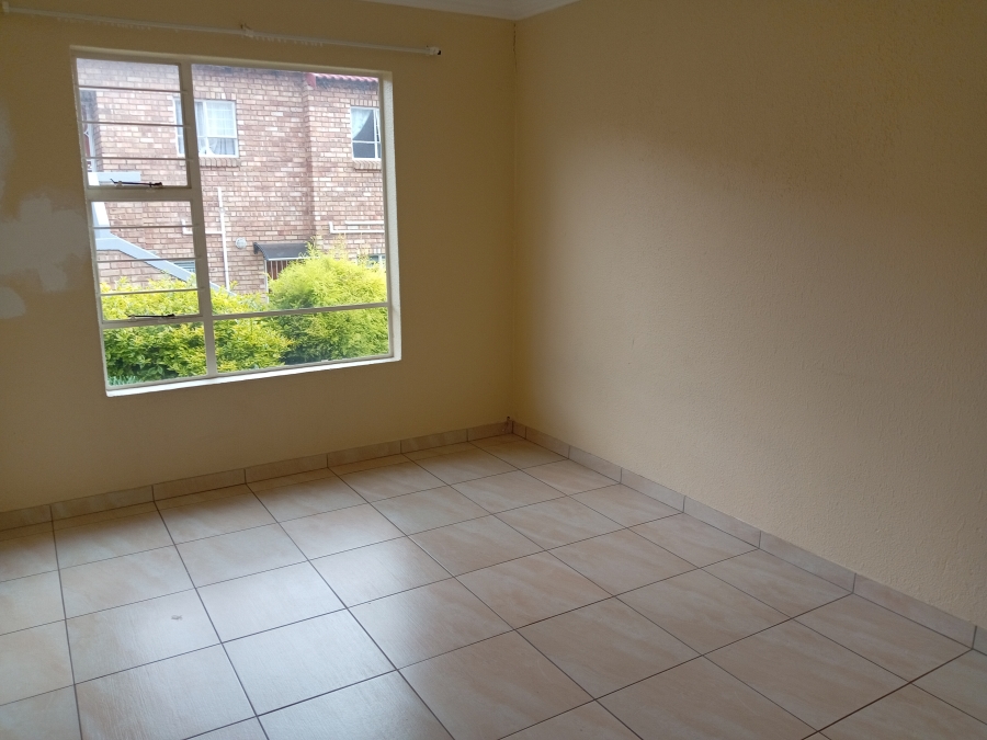 To Let 2 Bedroom Property for Rent in Liefde en Vrede Gauteng