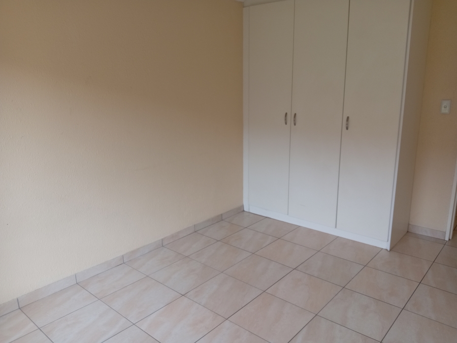 To Let 2 Bedroom Property for Rent in Liefde en Vrede Gauteng