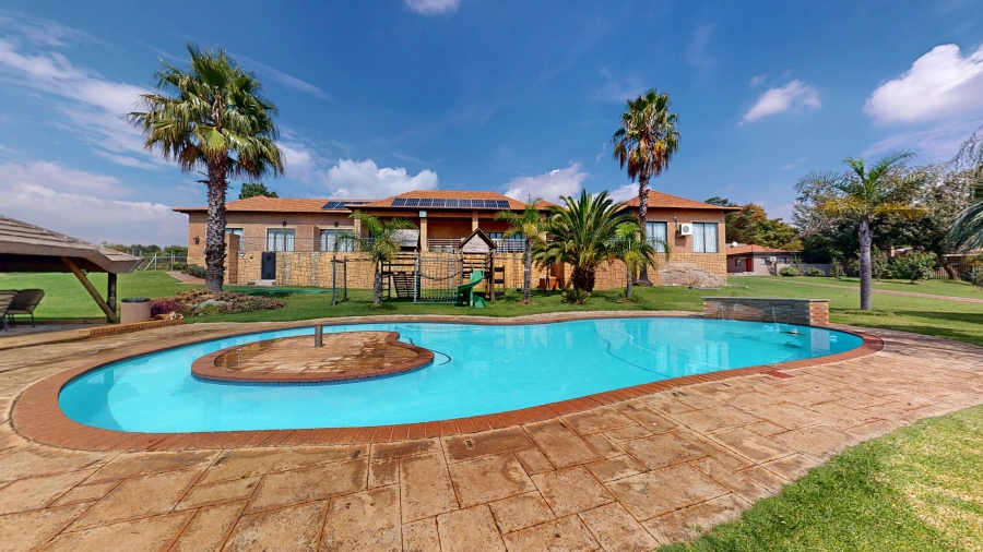 11 Bedroom Property for Sale in Rynfield Gauteng