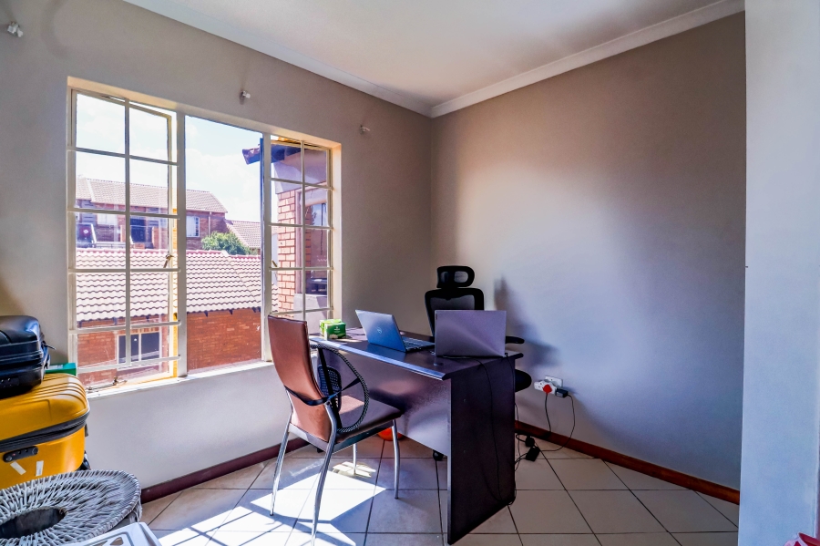 2 Bedroom Property for Sale in Eco Park Gauteng