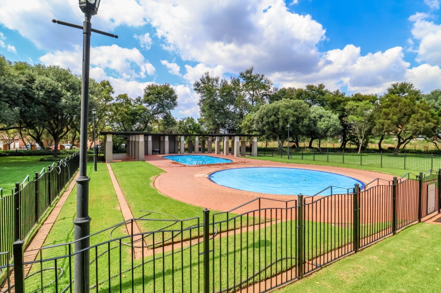 2 Bedroom Property for Sale in Eco Park Gauteng