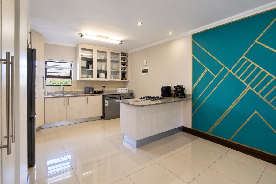 2 Bedroom Property for Sale in Crowthorne AH Gauteng