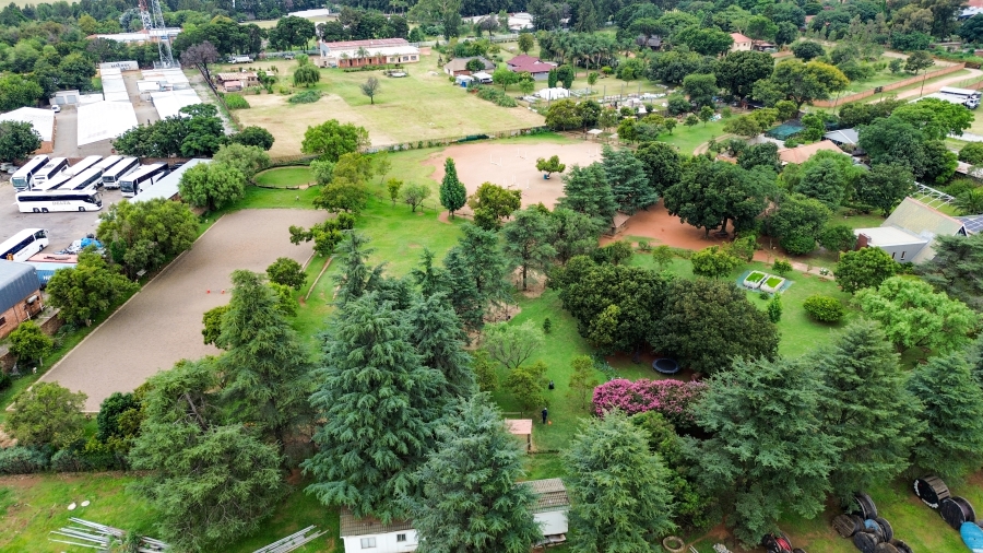 8 Bedroom Property for Sale in Doornkloof Gauteng