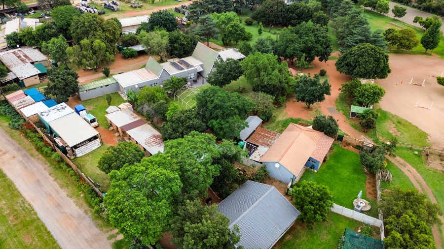 8 Bedroom Property for Sale in Doornkloof Gauteng