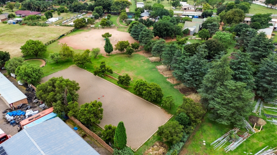 8 Bedroom Property for Sale in Doornkloof Gauteng