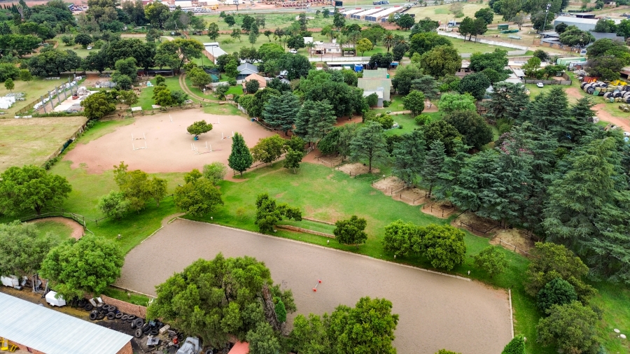 8 Bedroom Property for Sale in Doornkloof Gauteng