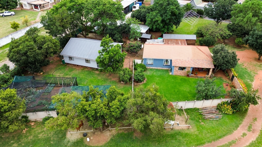 8 Bedroom Property for Sale in Doornkloof Gauteng