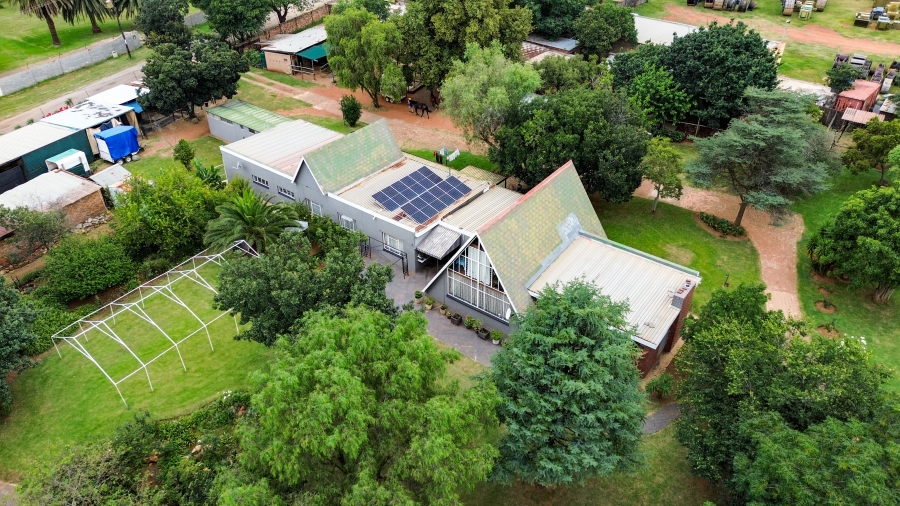 8 Bedroom Property for Sale in Doornkloof Gauteng