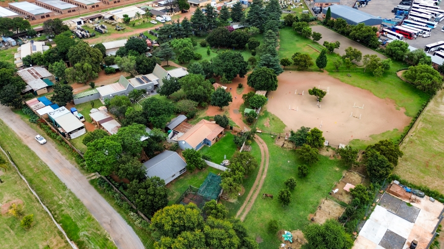 8 Bedroom Property for Sale in Doornkloof Gauteng