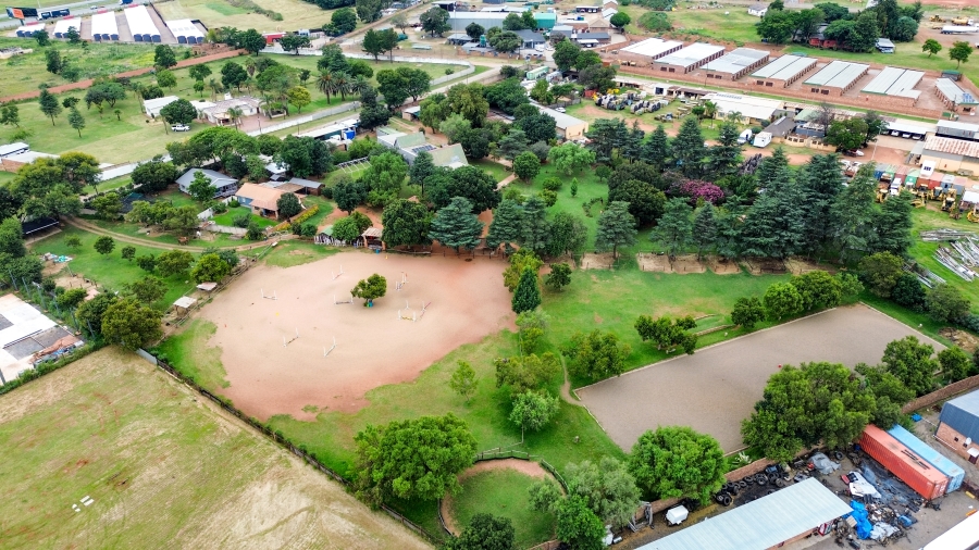 8 Bedroom Property for Sale in Doornkloof Gauteng