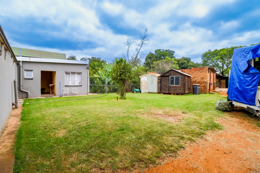 8 Bedroom Property for Sale in Doornkloof Gauteng