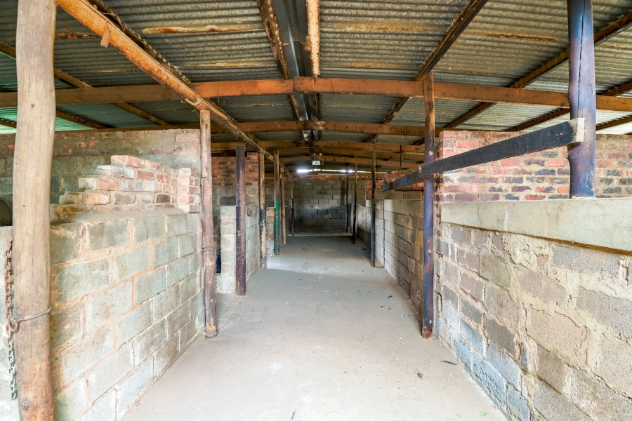 8 Bedroom Property for Sale in Doornkloof Gauteng