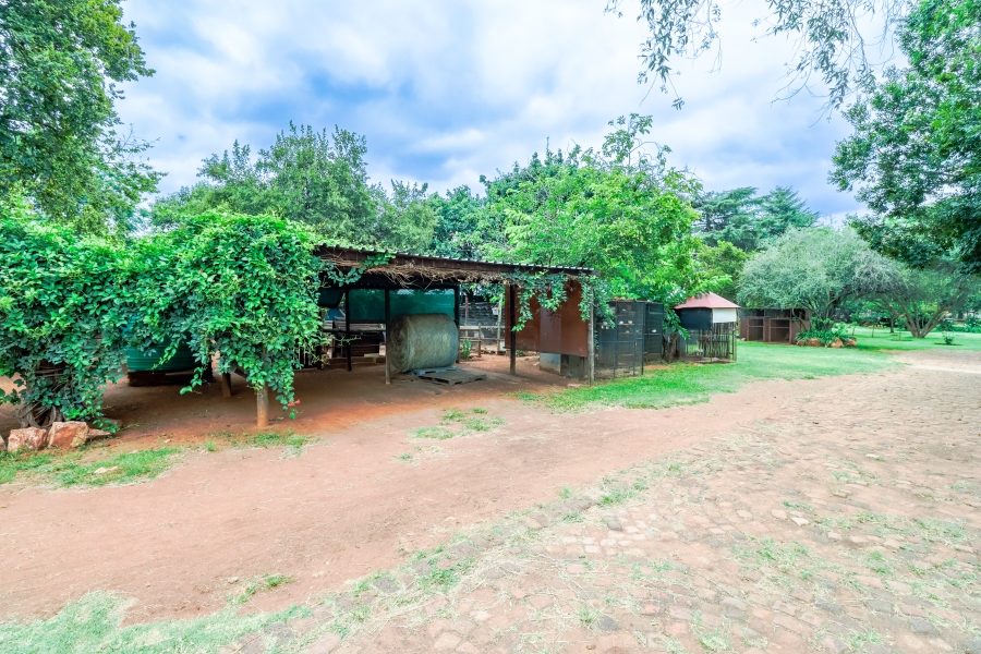8 Bedroom Property for Sale in Doornkloof Gauteng