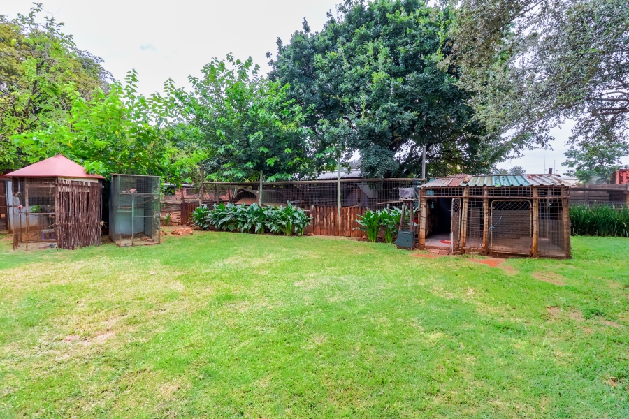 8 Bedroom Property for Sale in Doornkloof Gauteng