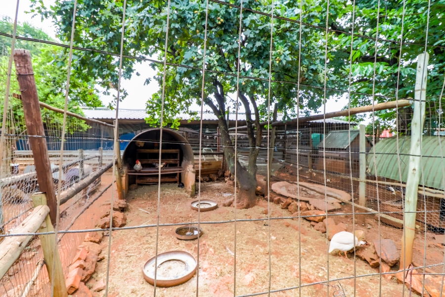 8 Bedroom Property for Sale in Doornkloof Gauteng