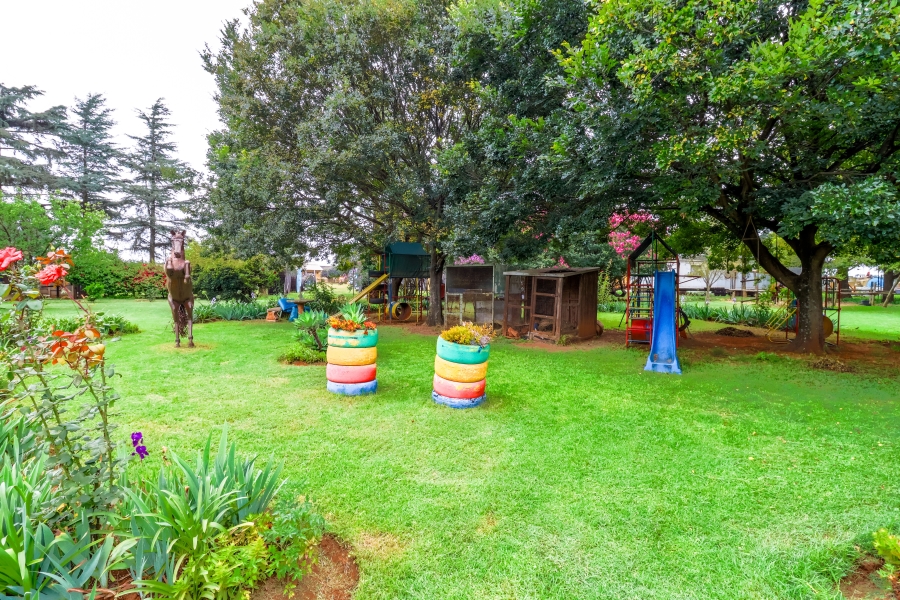 8 Bedroom Property for Sale in Doornkloof Gauteng