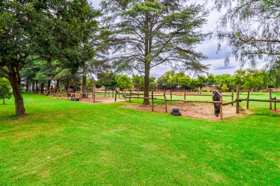 8 Bedroom Property for Sale in Doornkloof Gauteng