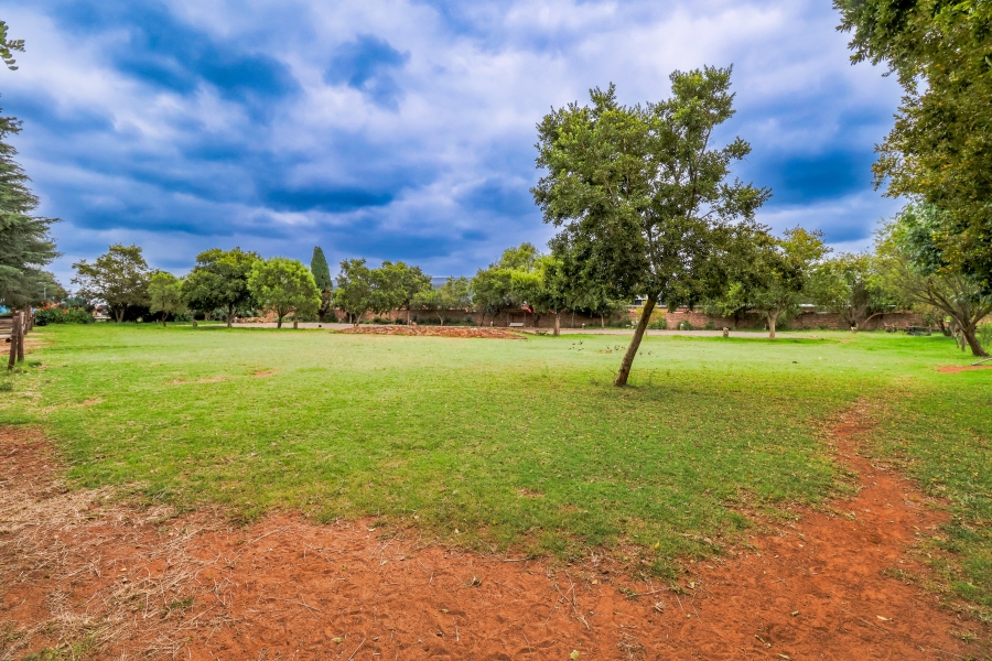 8 Bedroom Property for Sale in Doornkloof Gauteng