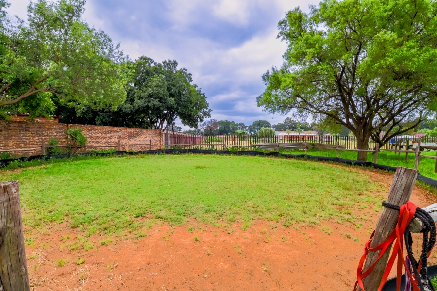 8 Bedroom Property for Sale in Doornkloof Gauteng