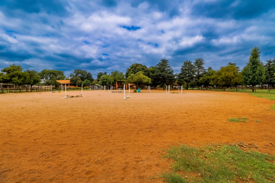 8 Bedroom Property for Sale in Doornkloof Gauteng