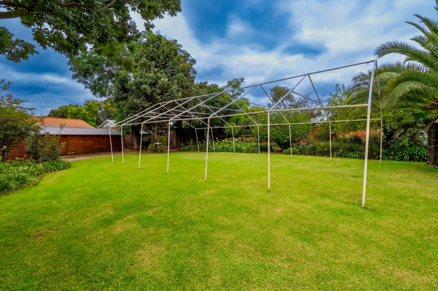 8 Bedroom Property for Sale in Doornkloof Gauteng