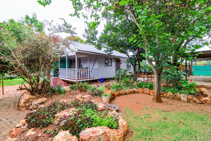 8 Bedroom Property for Sale in Doornkloof Gauteng