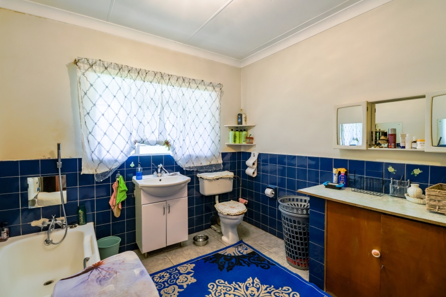 8 Bedroom Property for Sale in Doornkloof Gauteng