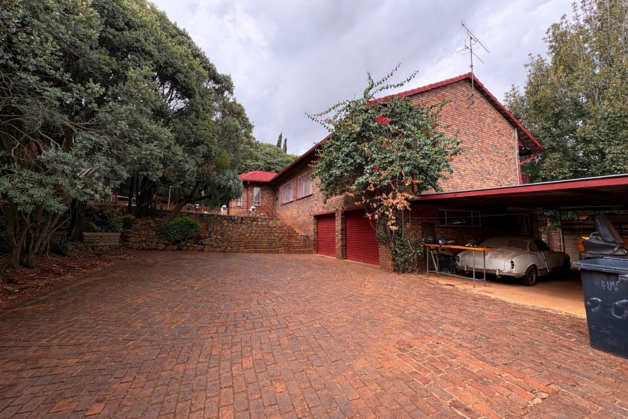 4 Bedroom Property for Sale in Mulbarton Gauteng